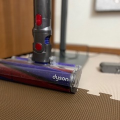 【美品】Dyson ダイソン　V10 fluffy SV12 スタンドセット 5025155036457-01.jpg