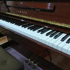 YAMAHA木目ピアノw106猫足が素敵です。