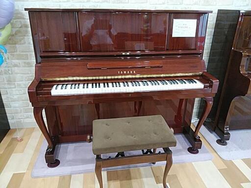 YAMAHA木目ピアノw106猫足が素敵です。