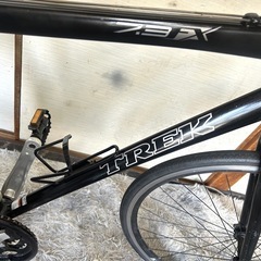 TREKクロスバイク27インチSHIMANO 24段変速マットブラック