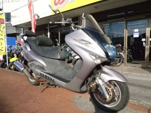NO.5126　マジェスティ１２５　水冷４サイクルエンジン　フューエルインジェクション　メタリックシルバー