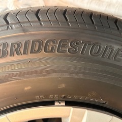 【新品・未使用】ハイエース純正タイヤ