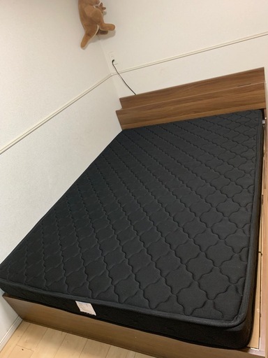 ダブルベッド