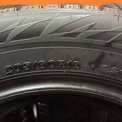BS BRIDGESTONE BLIZZAK VRX2 205/60R16 16インチ スタッドレス 4本 22年製 バリ溝 プリウスα ノア ヴォクシー等　(KTF075)