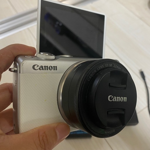 CanonM100 白+Canon EF-M22mm レンズ CanonM100 白+Canon EF-M22mm レンズ