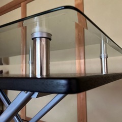 ガラスの昇降テーブル　リフティングテーブル