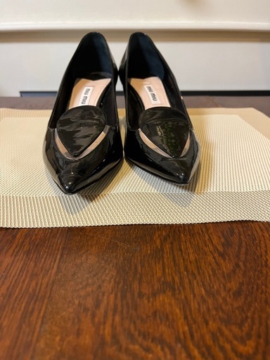 MIU MIU パンプス　美品　エナメル　35 1/2    22.5センチ