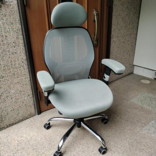 ほぼ新品  LOWYA  オフィスチェアー