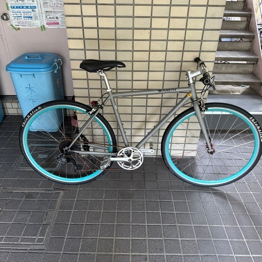 自転車　クロスバイク　8段ギア　700×28c PURE FIX