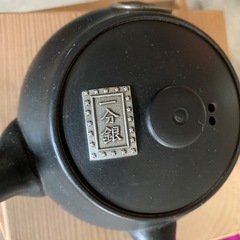 珍品！　古銭　デザイン　急須　在名入り　霧箱付き　骨董 古物 昭和レトロ 大正ロマン 珍品！ 古銭 デザイン 急須 在名入り 霧箱付き 骨董 古物 昭和レトロ