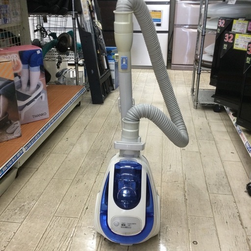 【✨強い吸引力❗️ゴミ捨て簡単❗️清潔❗️W除じん機構❗️ナノチタン消臭❗️ワンタッチスムースパイプ❗️✨】参考価格¥12,000円　HITACHI／日立　サイクロン式掃除機　CV-SP8  2010年製