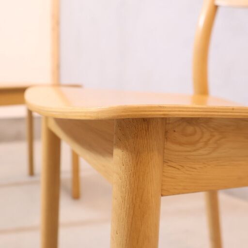 無印良品(MUJI)のREAL FURNITURE(リアルファニチャー) オーク材 ダイニングチェアー2脚セット。北欧モダンスタイルなどナチュラルテイストにおススメの木製椅子は2人暮らしにもぴったり♪