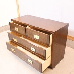 Karimoku(カリモク)の高級ブランドdomani(ドマーニ)よりMorganton(モーガントン)シリーズ ドロワーキャビネット/ヒッコリーブラウンです。シンプルなデザインはリビングや書斎にも♪