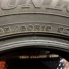 DUNLOP WINTER MAXX WM02 205/60R16 16インチ スタッドレス 4本 23年製 バリ溝 SAI ステップワゴン ジューク ヴォクシー等　(VTN089)