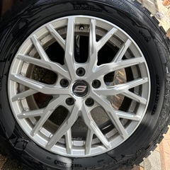 値下げしました！
30前期アルファードに履いていたスタッドレスタイヤ！アルミホイール付き