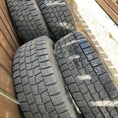 値下げしました！
30前期アルファードに履いていたスタッドレスタイヤ！アルミホイール付き