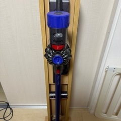 Dyson コードレスクリーナー V7 Fluffy スタンド付き