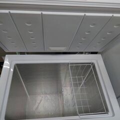 J8068 ★6ヶ月保証付★　IRIS OHYAMA　アイリスオーヤマ 冷凍庫 ICSD-14A-W　ホワイト　内容量：142リットル　2022年製 クリーニング済み