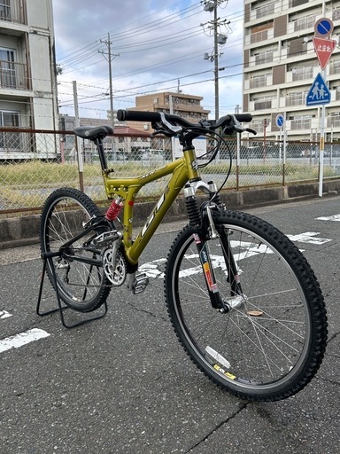 GT XCR4000 マウンテンバイク　フルサス mtb i-driveクロスバイク