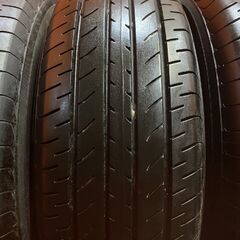 YOKOHAMA BluEarth E51 215/65R16 16インチ 夏タイヤ 4本 21～22年製 バリ溝 アルファード ヴェルファイア等　(VTN091)