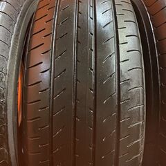 YOKOHAMA BluEarth E51 215/65R16 16インチ 夏タイヤ 4本 21～22年製 バリ溝 アルファード ヴェルファイア等　(VTN091)