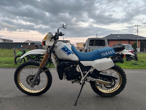 ヤマハ　dt125r  \n