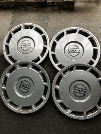 ボルボ VOLVO 15インチホイールキャップ 4枚セット