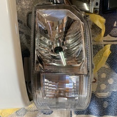 ハイエース200系ヘッドライト左右