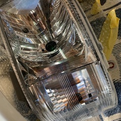 ハイエース200系ヘッドライト左右