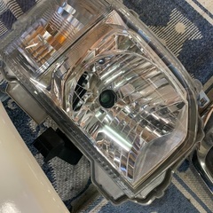ハイエース200系ヘッドライト左右