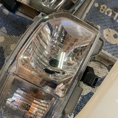 ハイエース200系ヘッドライト左右