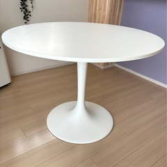 ダイニングテーブル(IKEA DOCKSTA)