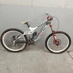 TREK セッション88 マウンテンバイク 9速 DH 27.5 油圧DISC ペダル無し 訳あり シートチューブ430mm トップチューブ500mm ダウンヒル TREK セッション88 マウンテンバイク 9速 DH 27.5 油圧DISC ペダル無し