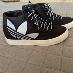 【ネット決済】adidasスニーカー