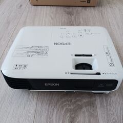 【値下げ!】EPSON（エプソン）　プロジェクター　EB-S04