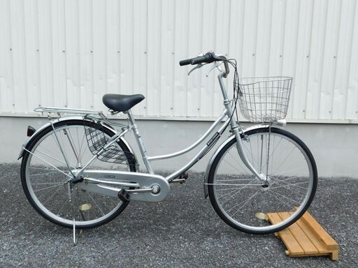 中古自転車多数販売中!　安い自転車は大丈夫？という方　是非ご来店ください!　PUNC TOUGH　シティサイクル　26インチ　シルバー　内装3段　Panasonicオートライト　お買い物に便利!!　売れてます!　早い者勝ち!　外観状態は全体的に極めて良好と思います!　m41