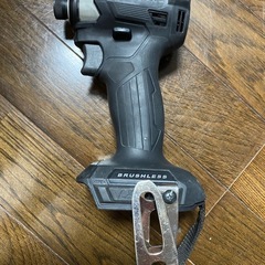 ①マキタ　インパクトドライバー　TD173D 本体のみ