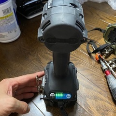 ①マキタ　インパクトドライバー　TD173D 本体のみ