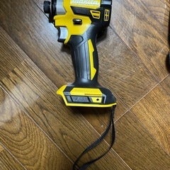 ④マキタ　インパクトドライバー　TD 173D 本体のみ