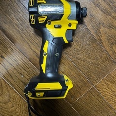 ④マキタ　インパクトドライバー　TD 173D 本体のみ