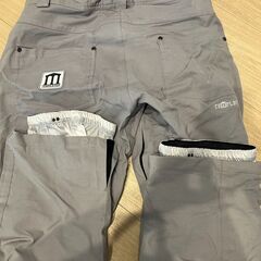 TEMPLETON　スノーボードウエア