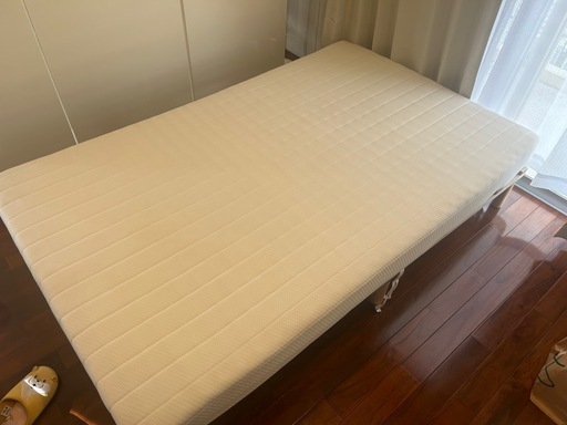 ニトリ　セミダブルベット脚付きボンネルコイルマットレス付き
