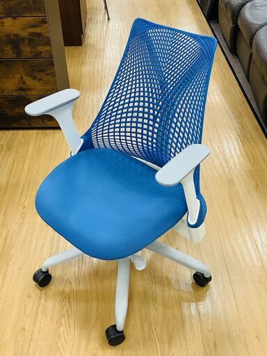 【軽トラック貸し出し無料！】Herman Miller セイルチェアです！