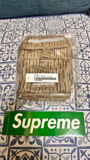 【最新作】新品未開封supremeショルダーポーチ！！人気のタンカラーです。シュプリーム\n