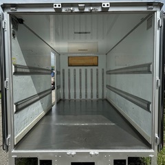 仕上げ済み！断熱材入り！横扉！バイクガレージ！使い勝手抜群！倉庫