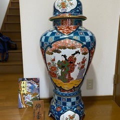 有田焼金龍窯博山作銘入 染錦美人絵飾壺
