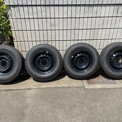 　ほぼ未使用　ハイエース　純正　タイヤ　ホイール　　　