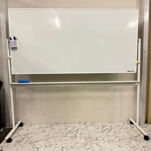 18252  PLUS キャスター付　ホワイトボード   ◆大阪市内・東大阪市他 6,000円以上ご購入で無料配達いたします！◆ ※京都・高槻・枚方方面◆神戸・西宮・尼崎方面◆生駒方面、大阪南部方面　それぞれ条件付き無料配送あり！