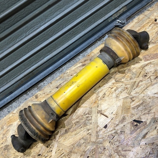 【に.ec】北海道旭川市発 ユニバーサルジョイント トラクター用 600mm 型式不明 レモン型? 中古 黄色 農家 農業 シャフト ドライブ PTO に.ec】北海道旭川市発 ユニバーサルジョイント トラクター用 600mm