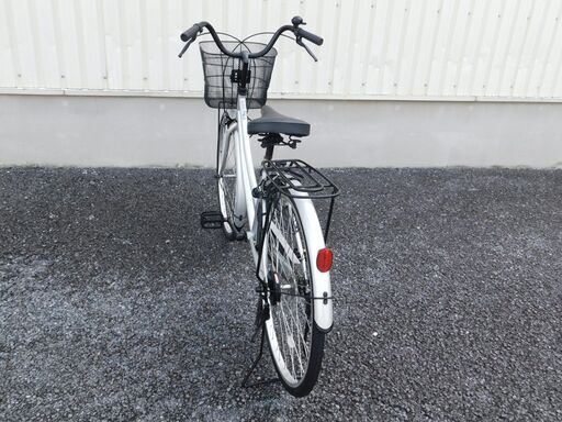 中古自転車多数販売中!　安い自転車は大丈夫？という方　是非ご来店ください!　お買い得自転車!　シティサイクル　26インチ　シルバー　LEDダイナモライト　お買い物に便利!!　売れてます!　早い者勝ち!　外観状態は全体的に極めて良好と思います!　m39 中古自転車多数販売中! 安い自転車は大丈夫？という方 是非ご来店